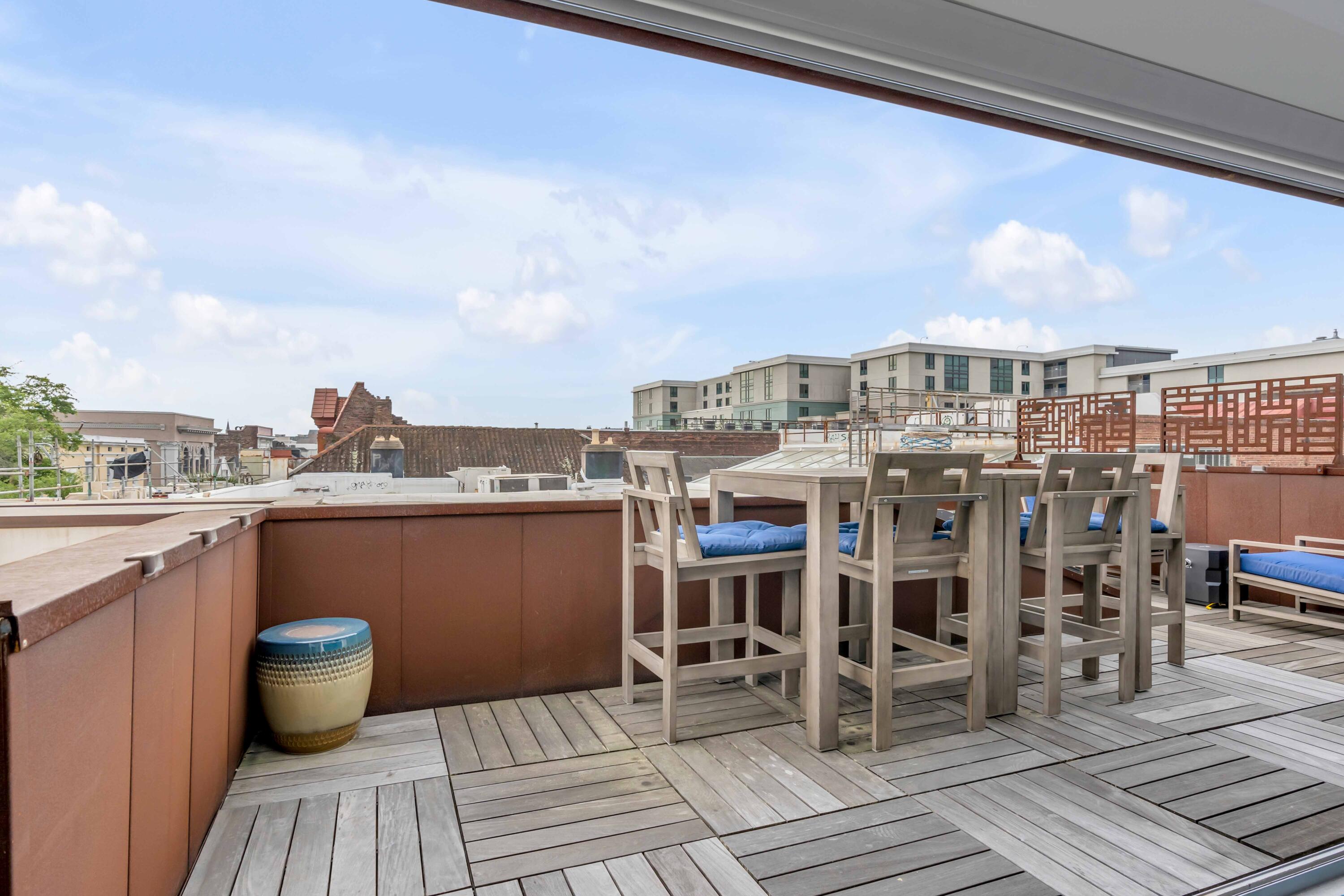 377 King Street # 209