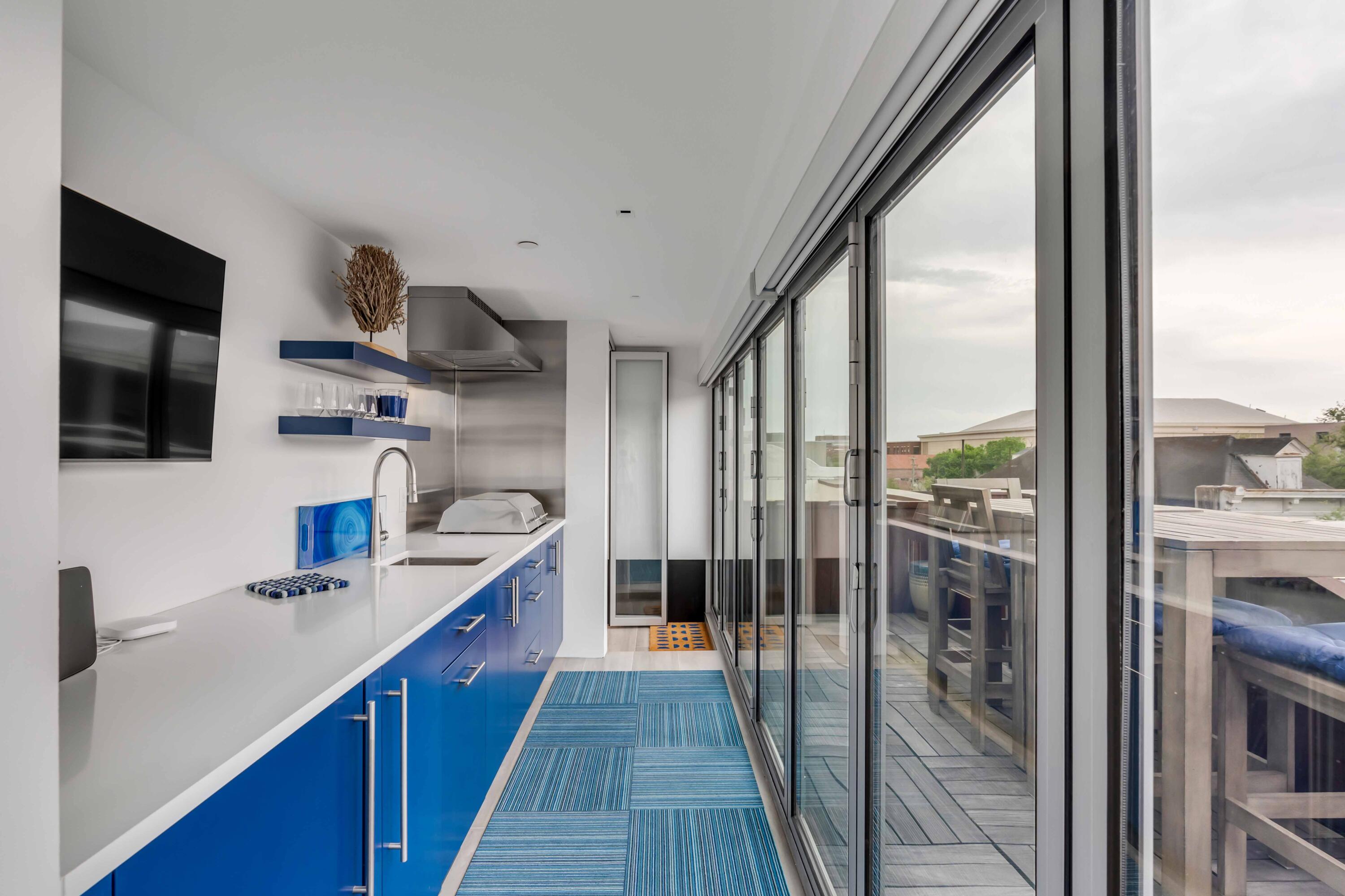 377 King Street # 209