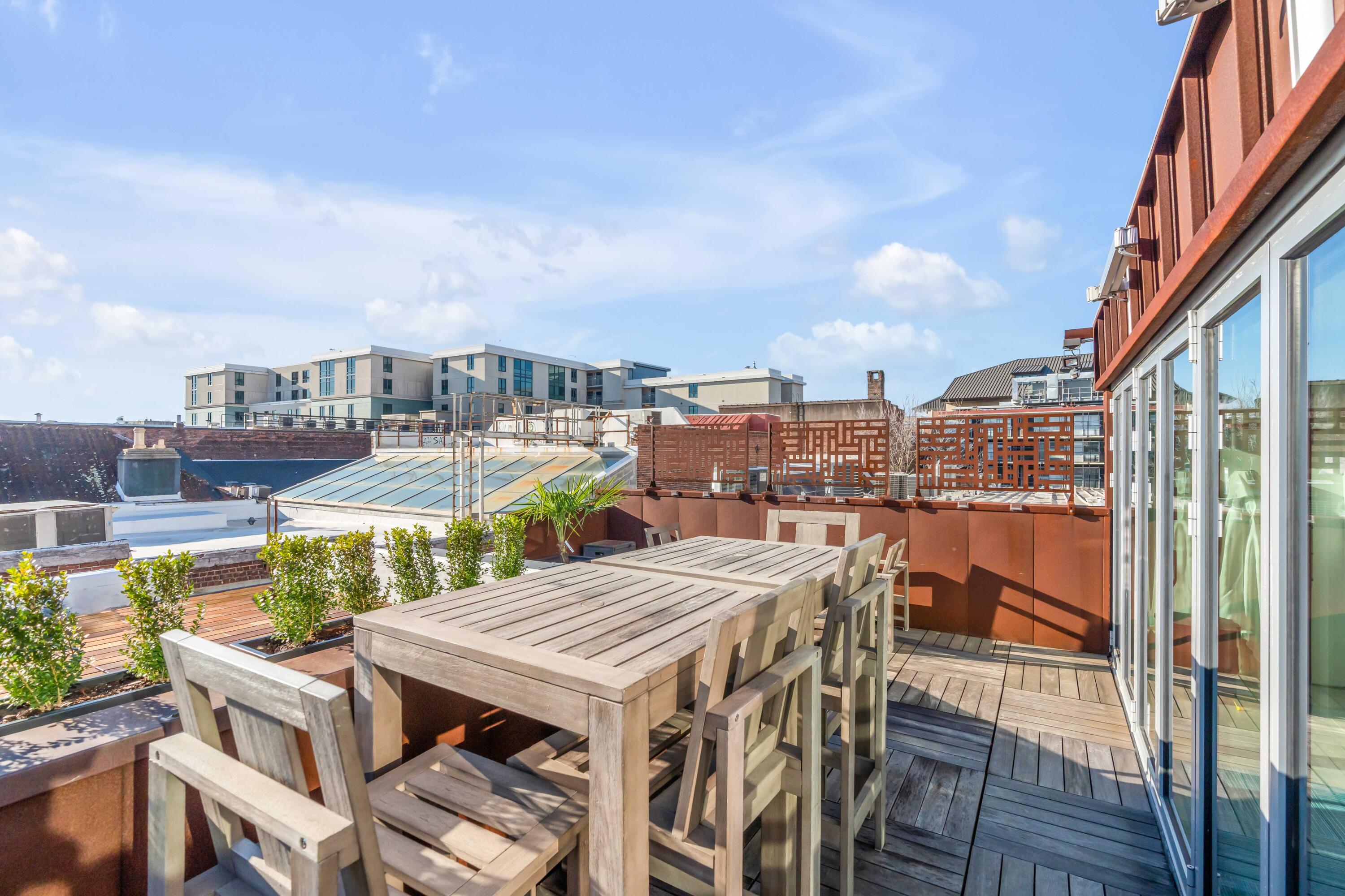 377 King Street # 209