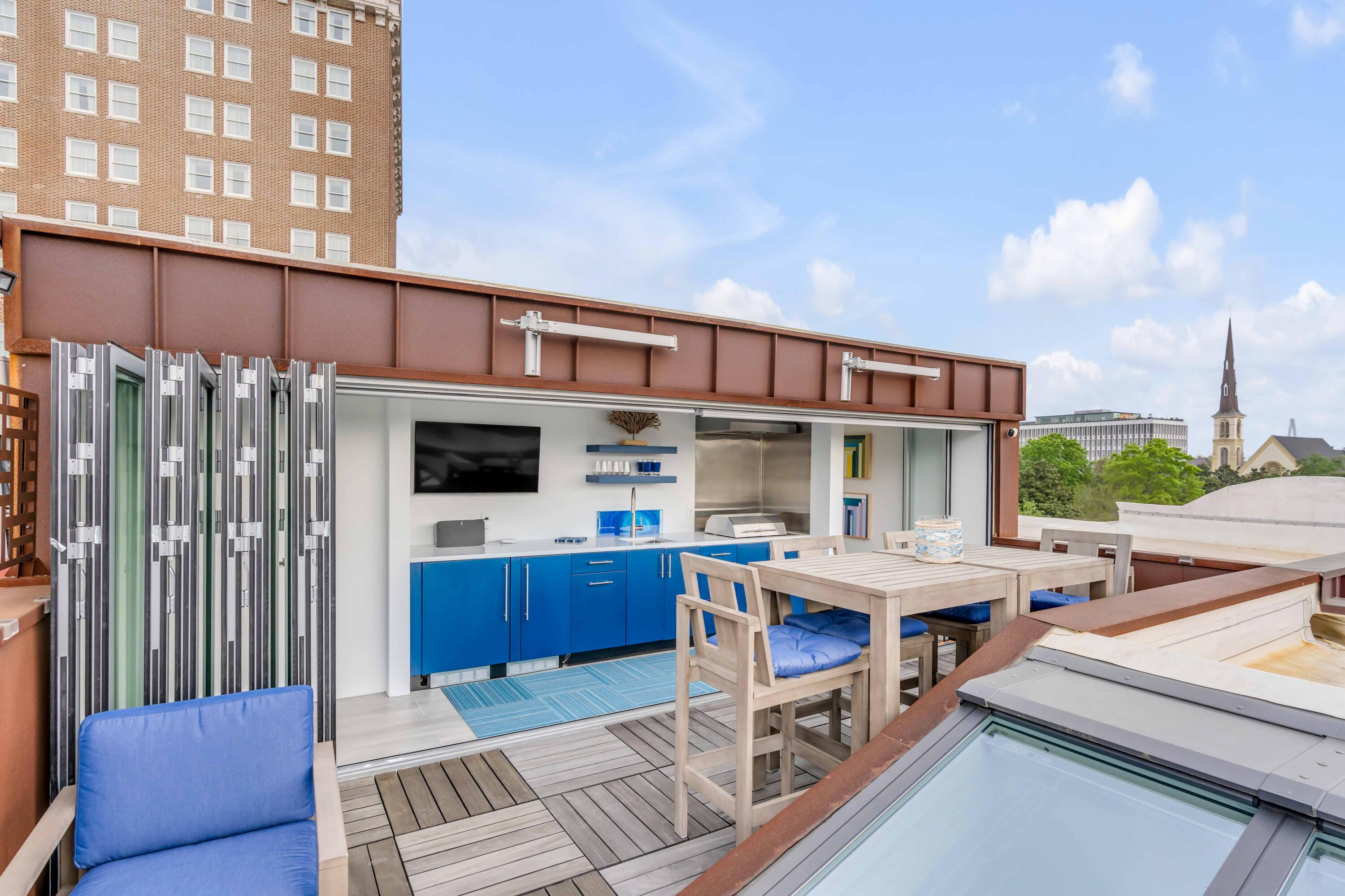 377 King Street # 209