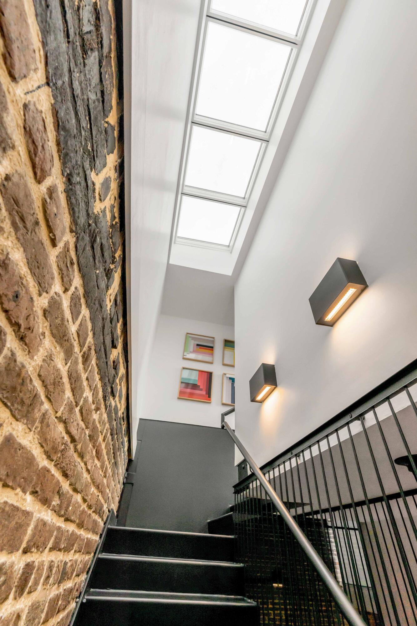 377 King Street # 209