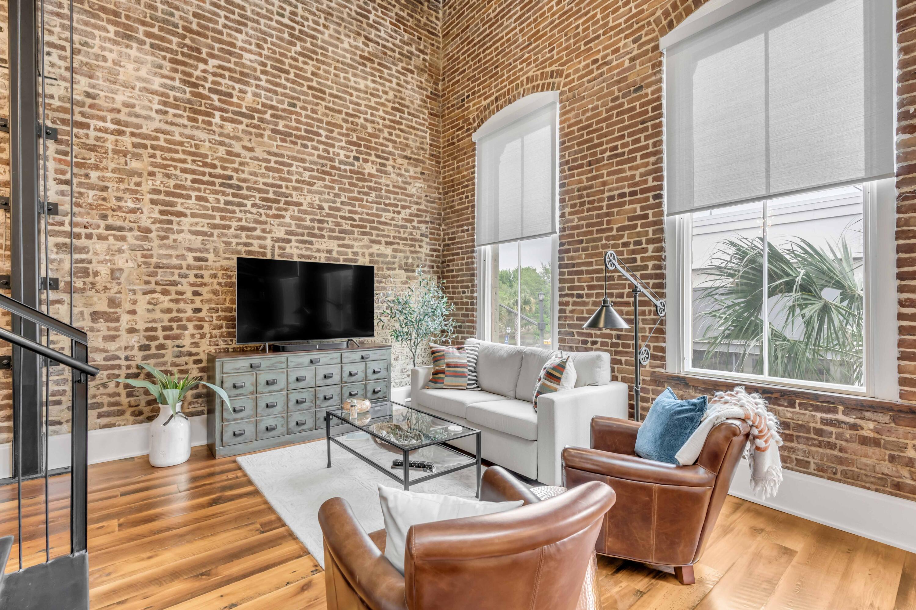 377 King Street # 209