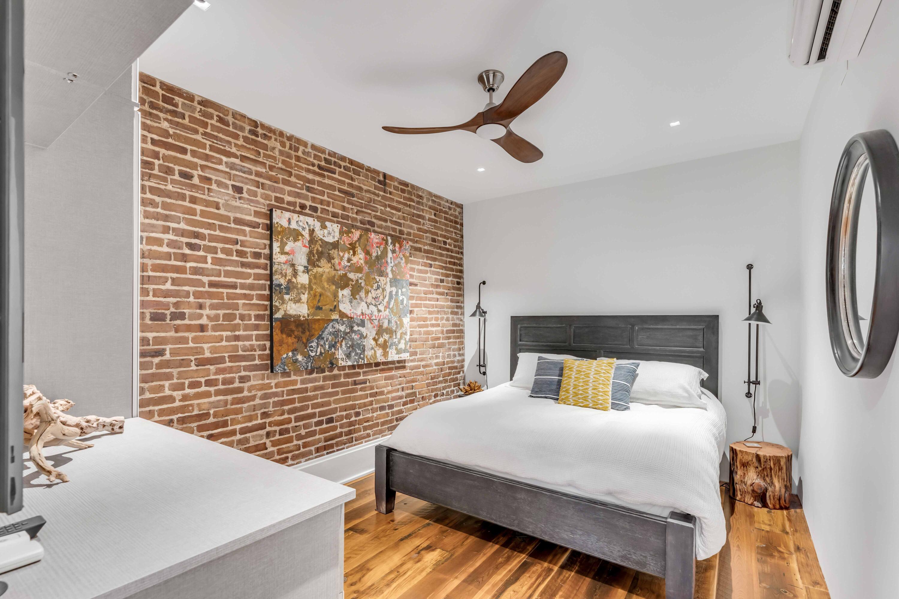 377 King Street # 209