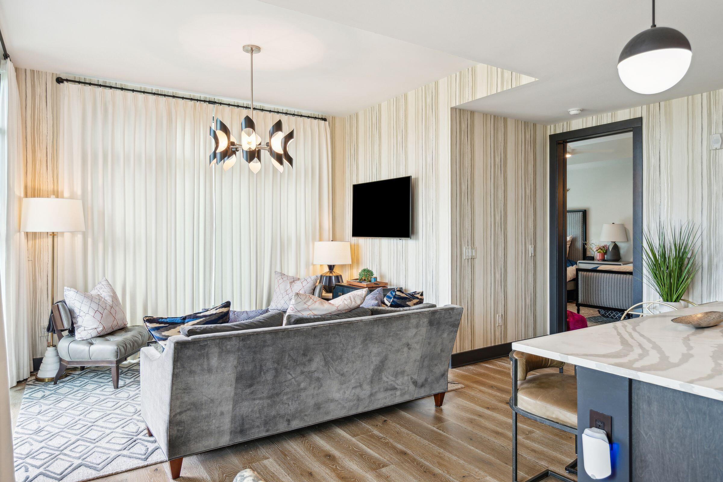 5 Gadsdenboro Street # 315