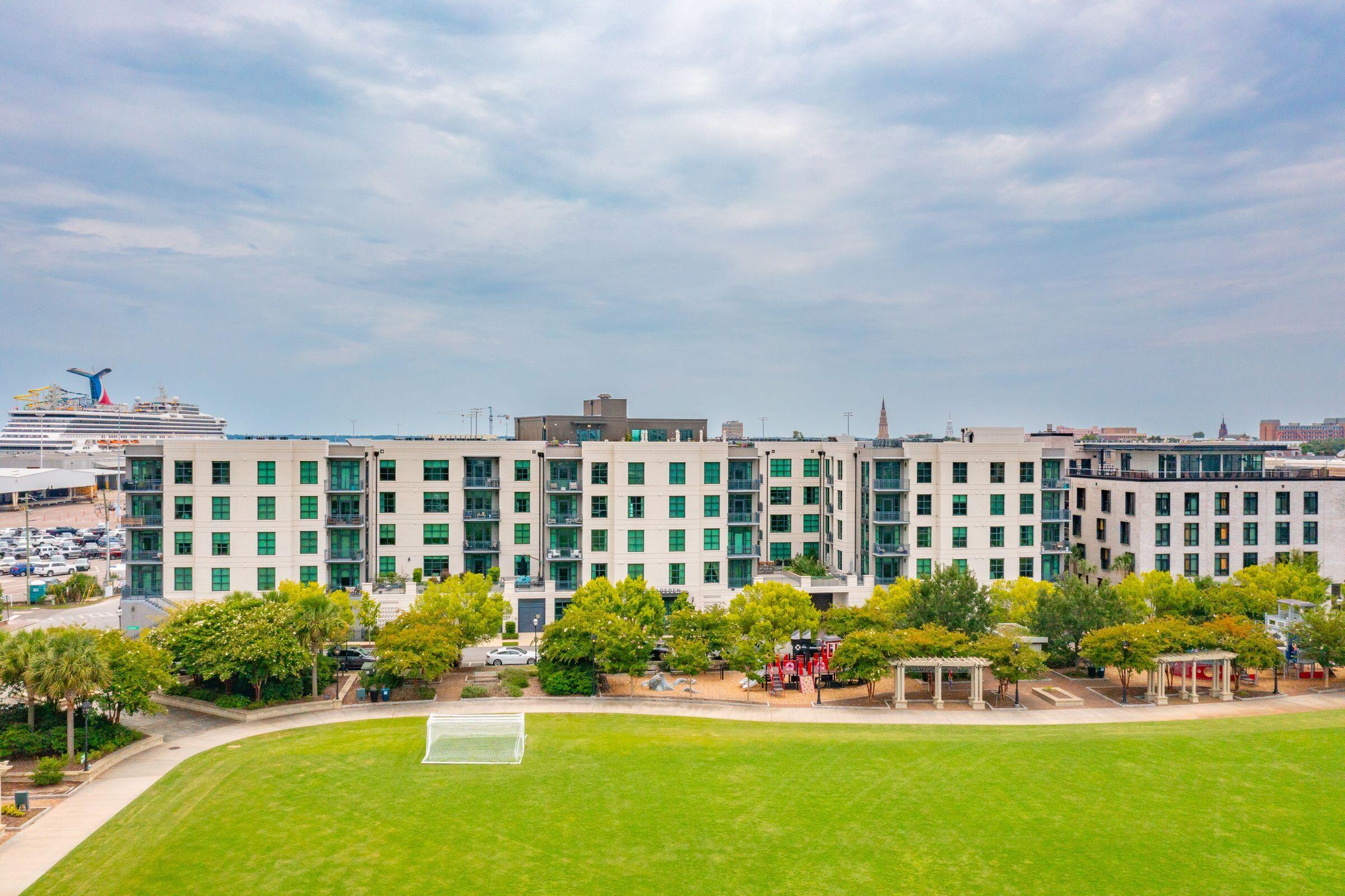 5 Gadsdenboro Street # 315