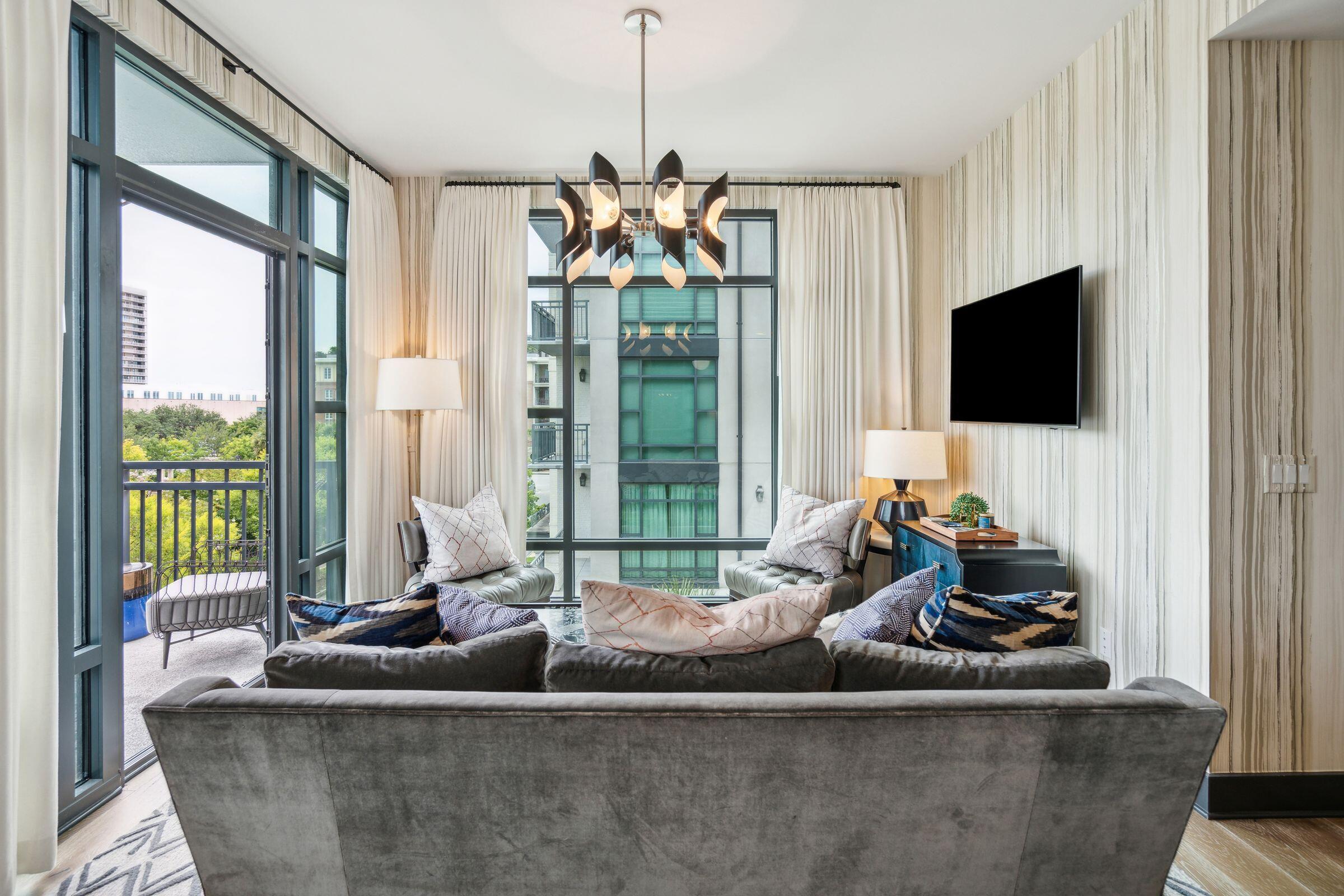 5 Gadsdenboro Street # 315