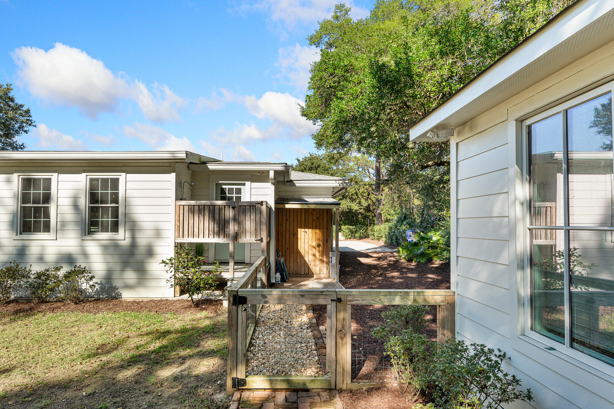 825 Harbor View Road