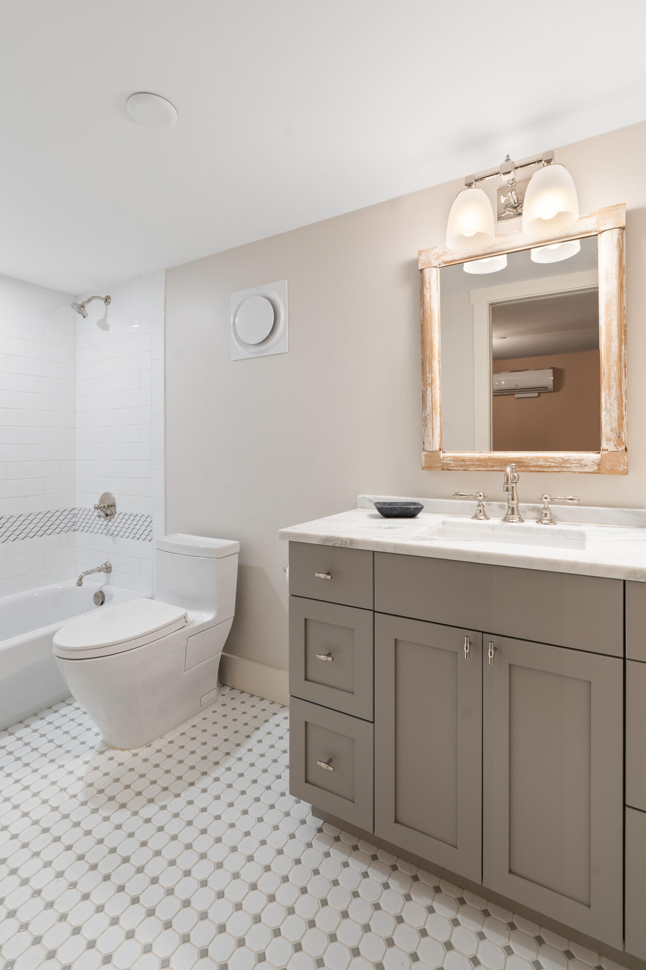 286 Meeting Street # J