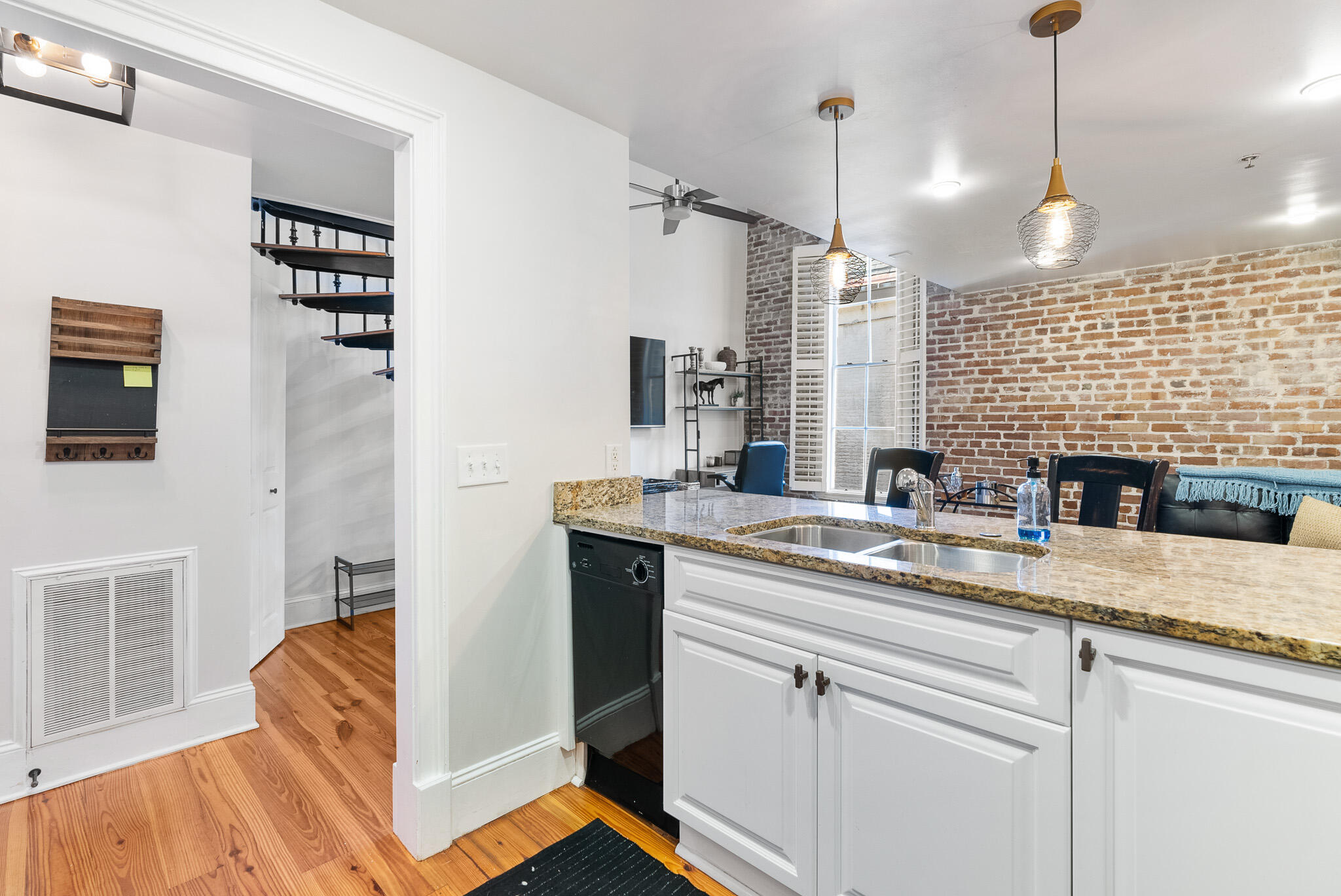 377 King Street # 203