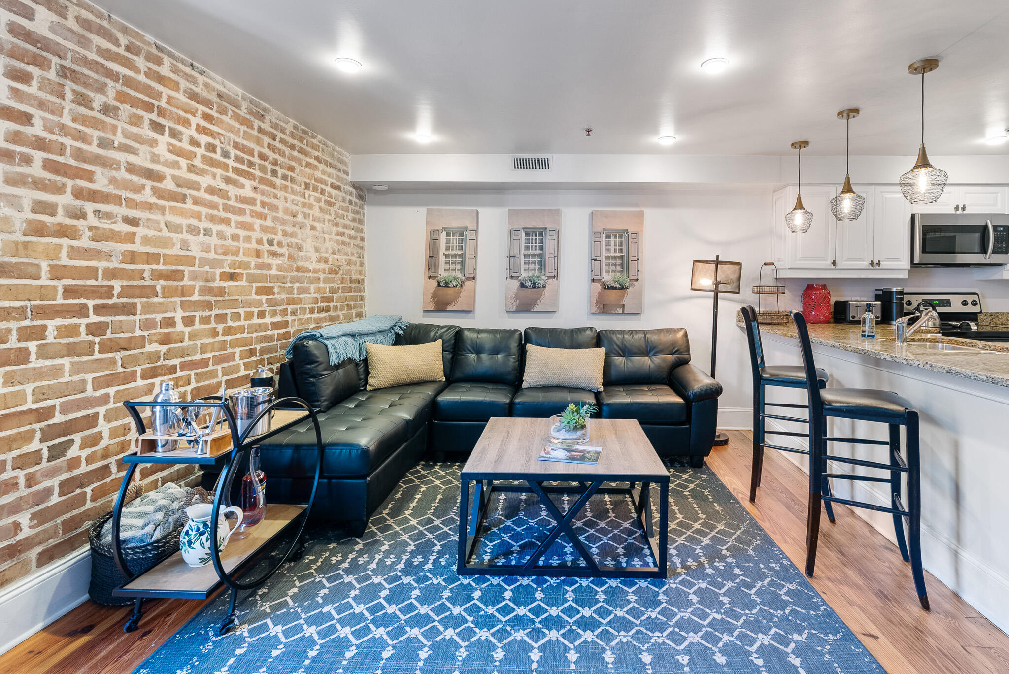 377 King Street # 203