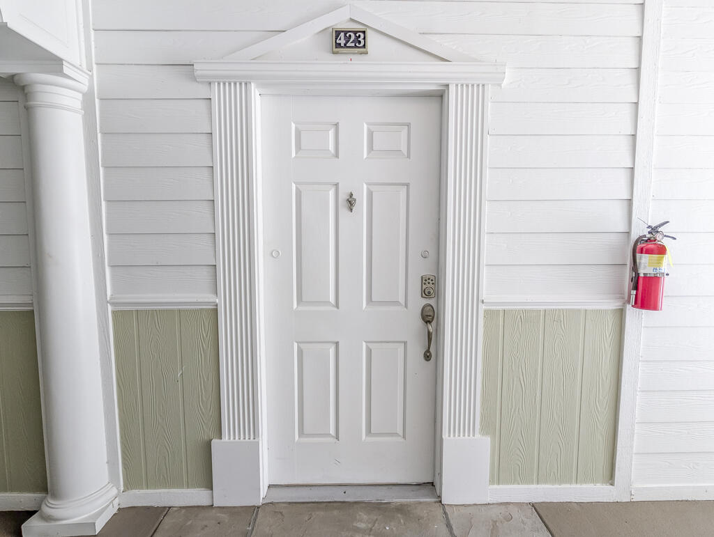 1025 Riverland Woods Place # 423