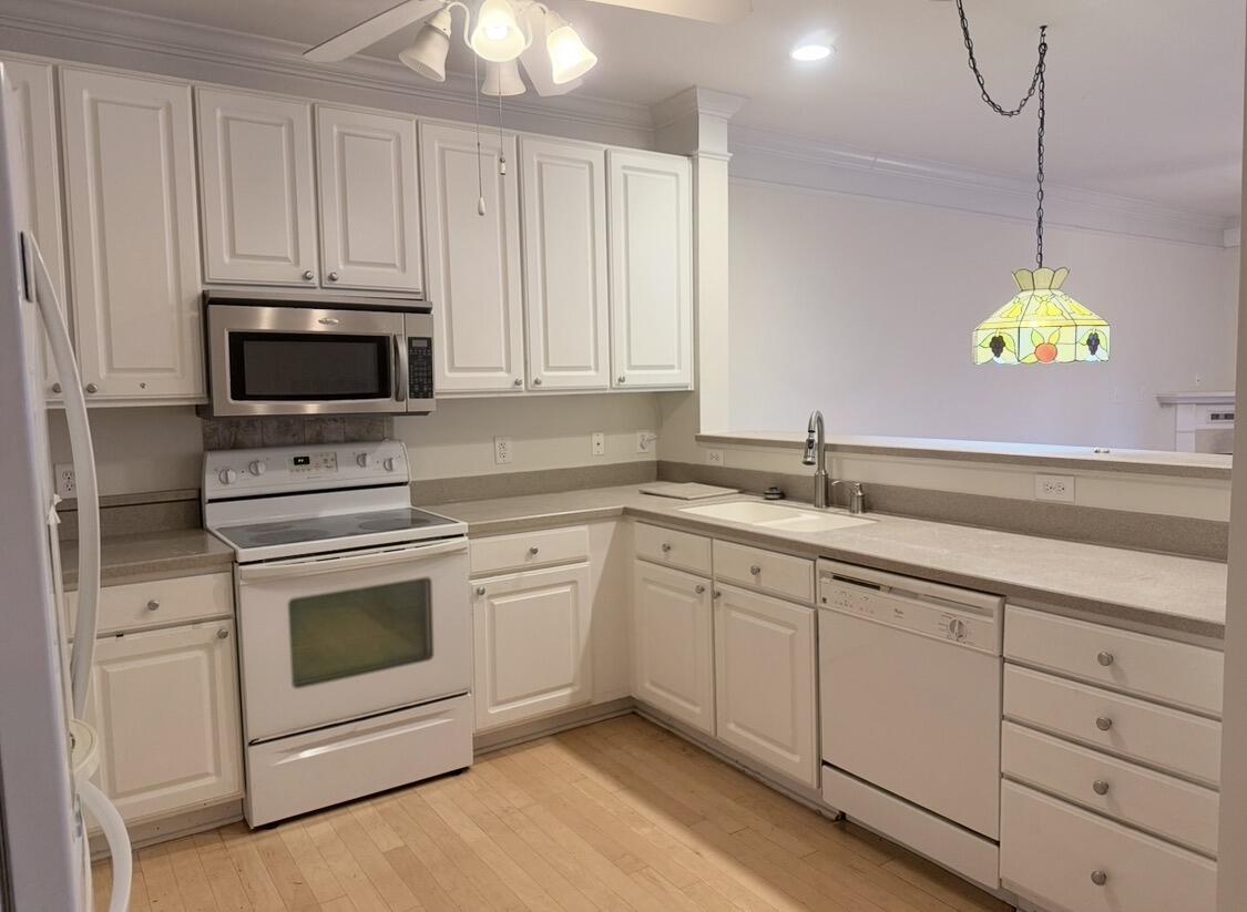 1025 Riverland Woods Place # 423