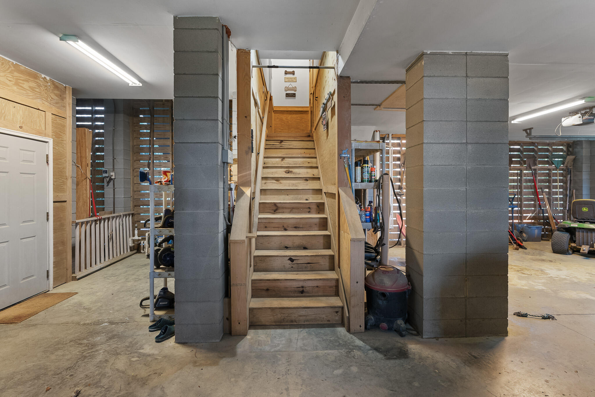 6042 Pawlett Blake Lane