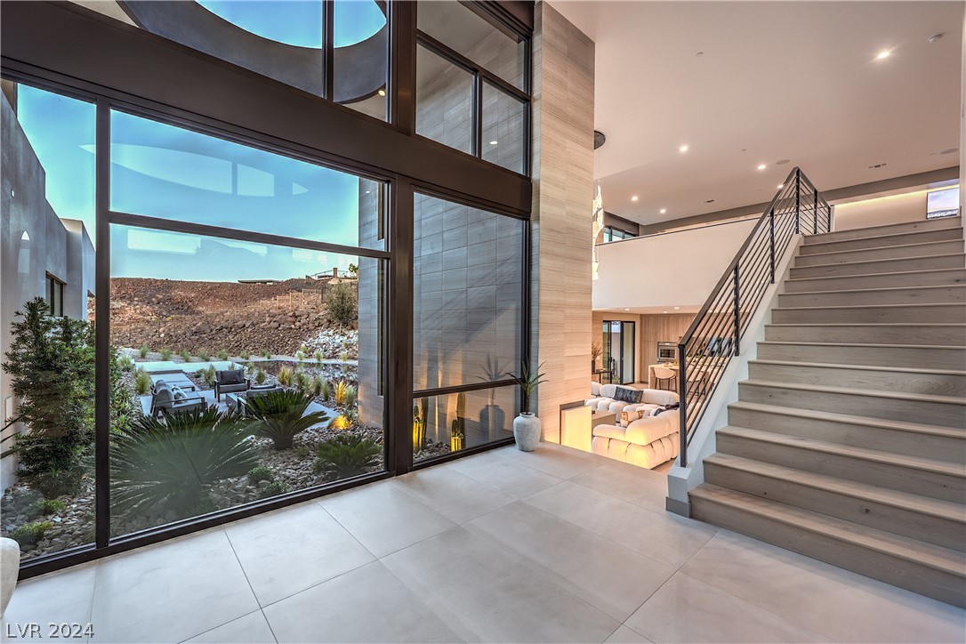 713 Dragon Peak Drive