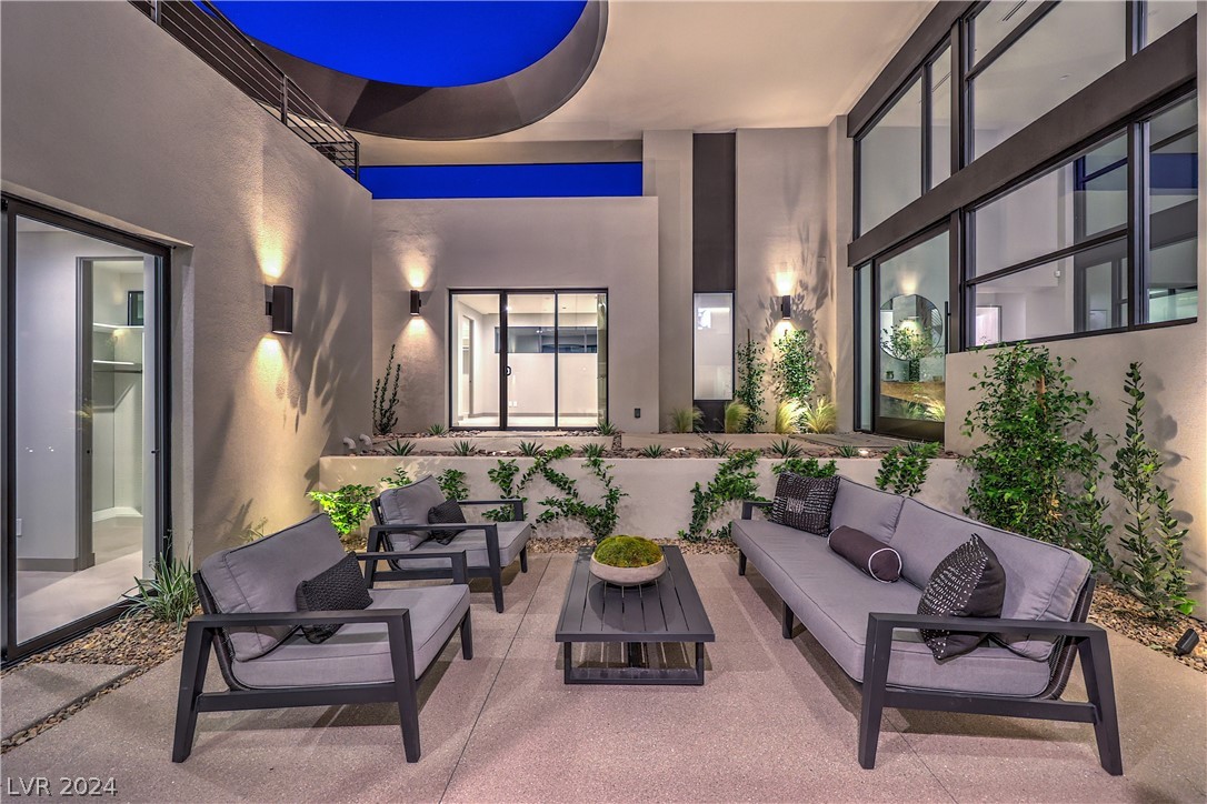 713 Dragon Peak Drive