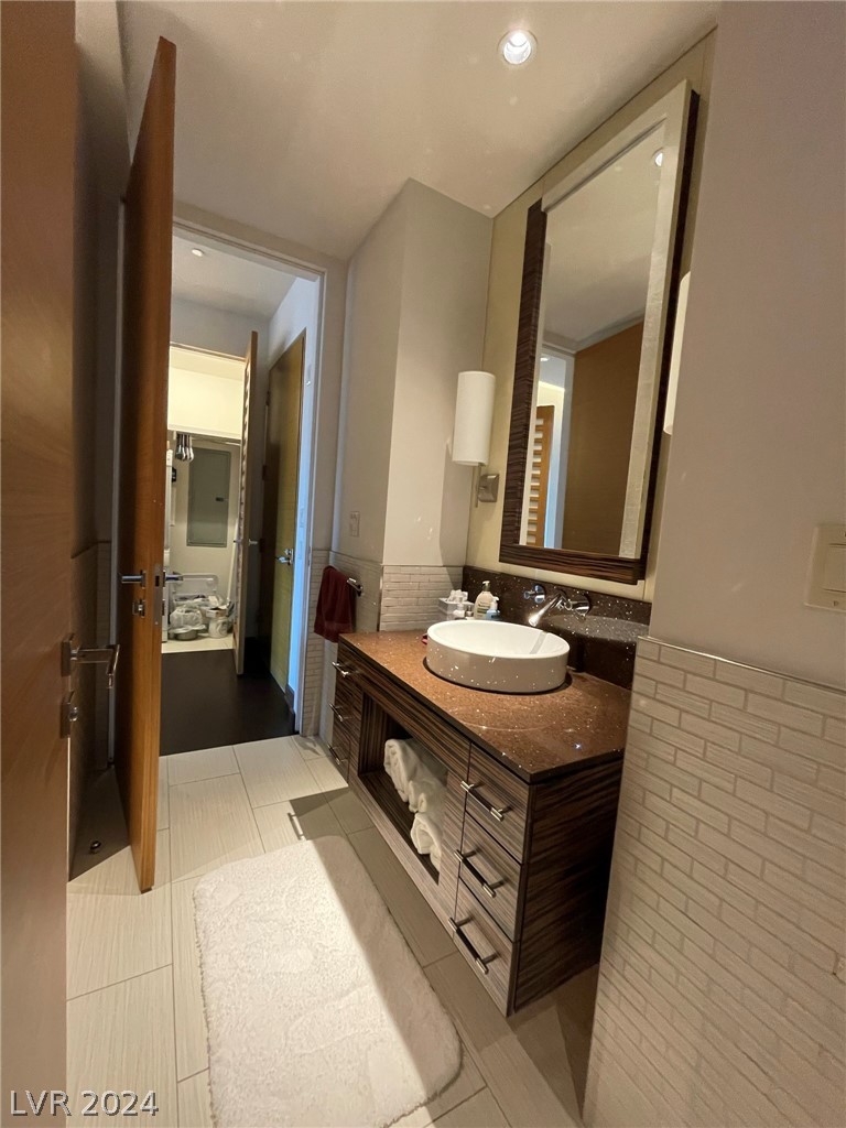 3750 Las Vegas Boulevard 2404