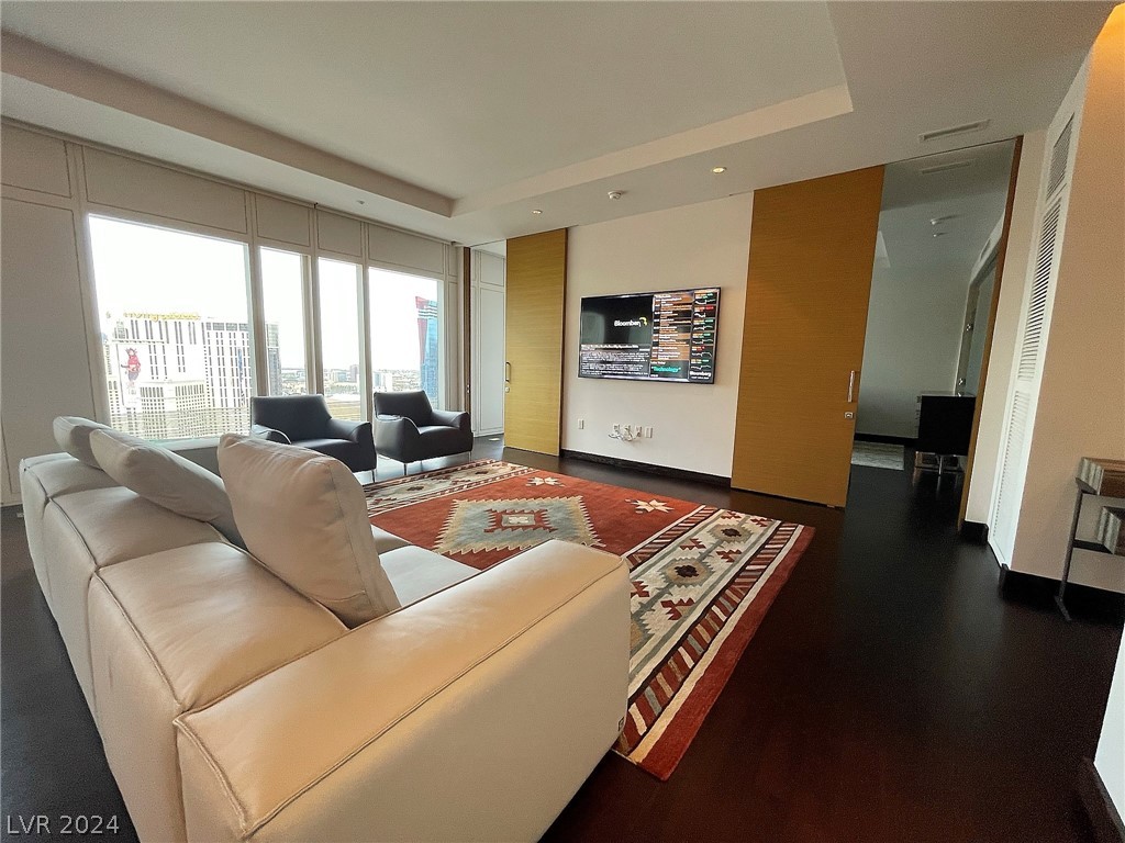 3750 Las Vegas Boulevard 2404