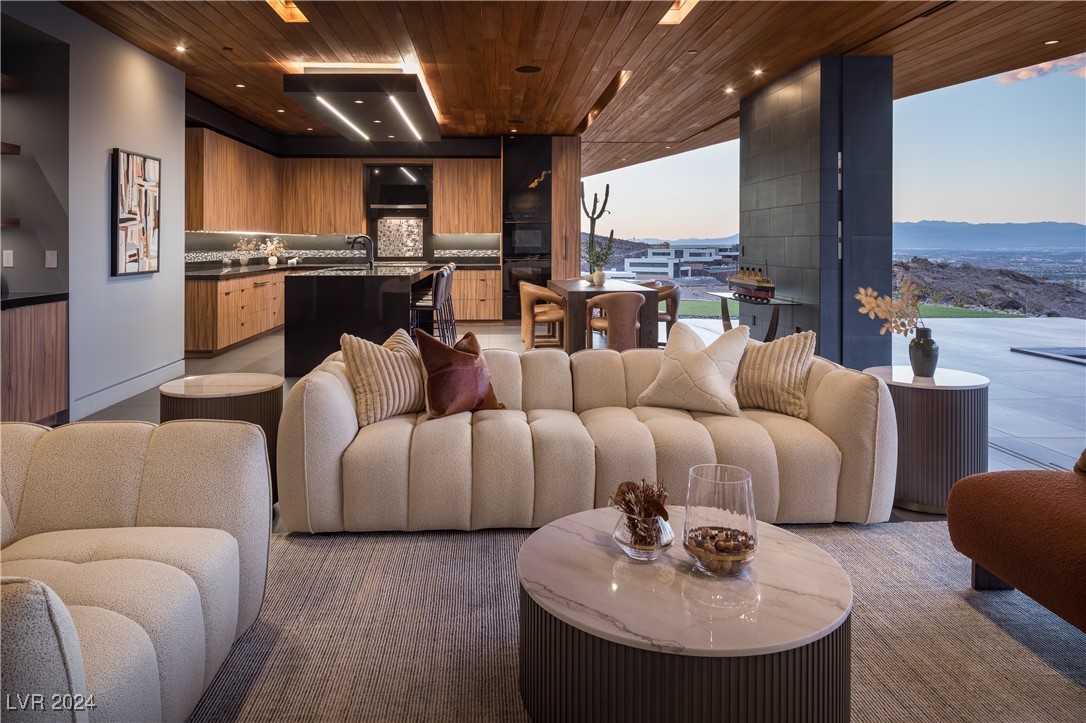 641 Dragon Peak Drive