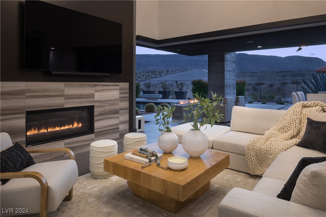 19 Morning Glow Lane