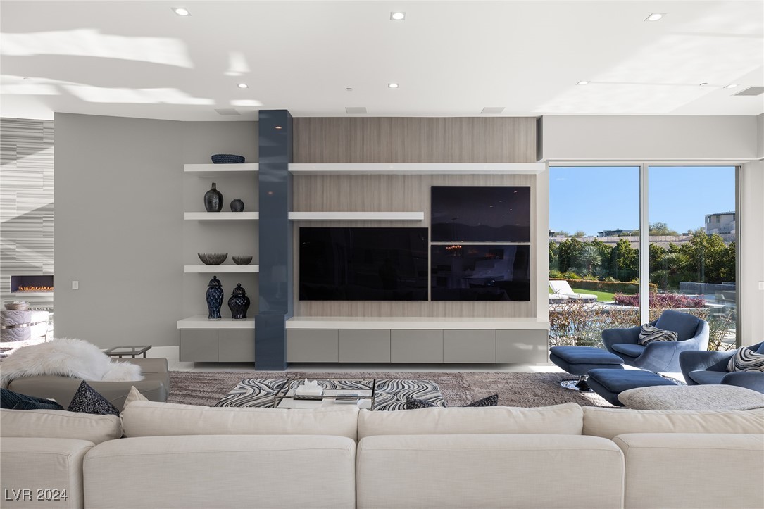 19 Flying Cloud Lane