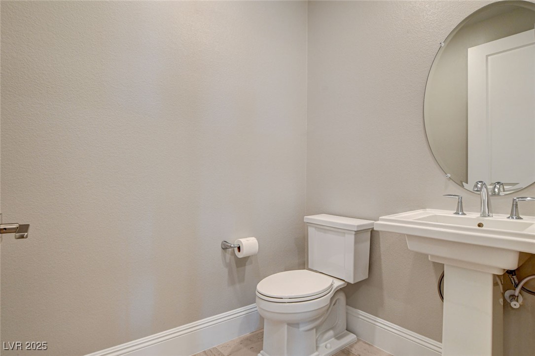 9133 Las Manaitas Avenue 302