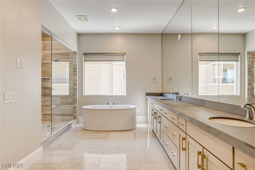 9133 Las Manaitas Avenue 302