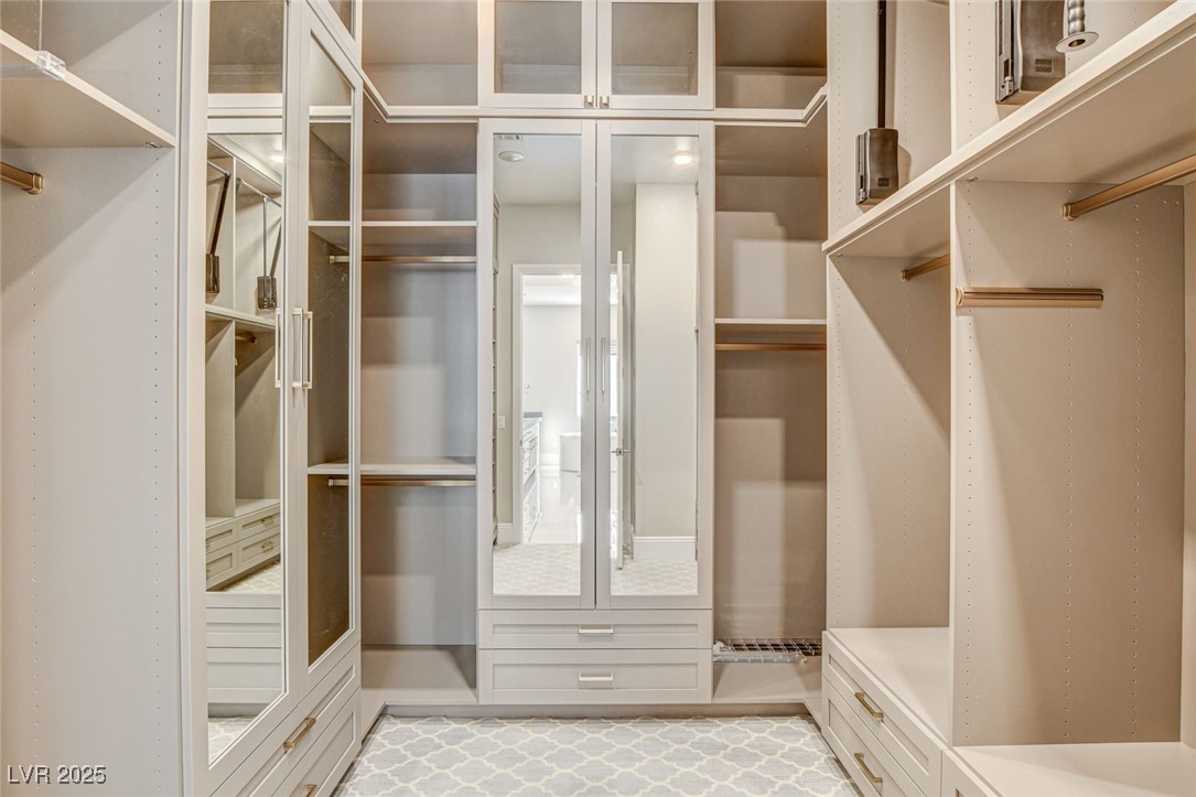 9133 Las Manaitas Avenue 302