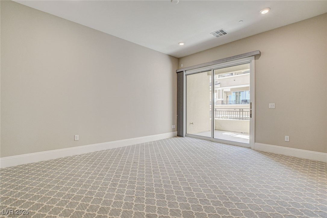 9133 Las Manaitas Avenue 302