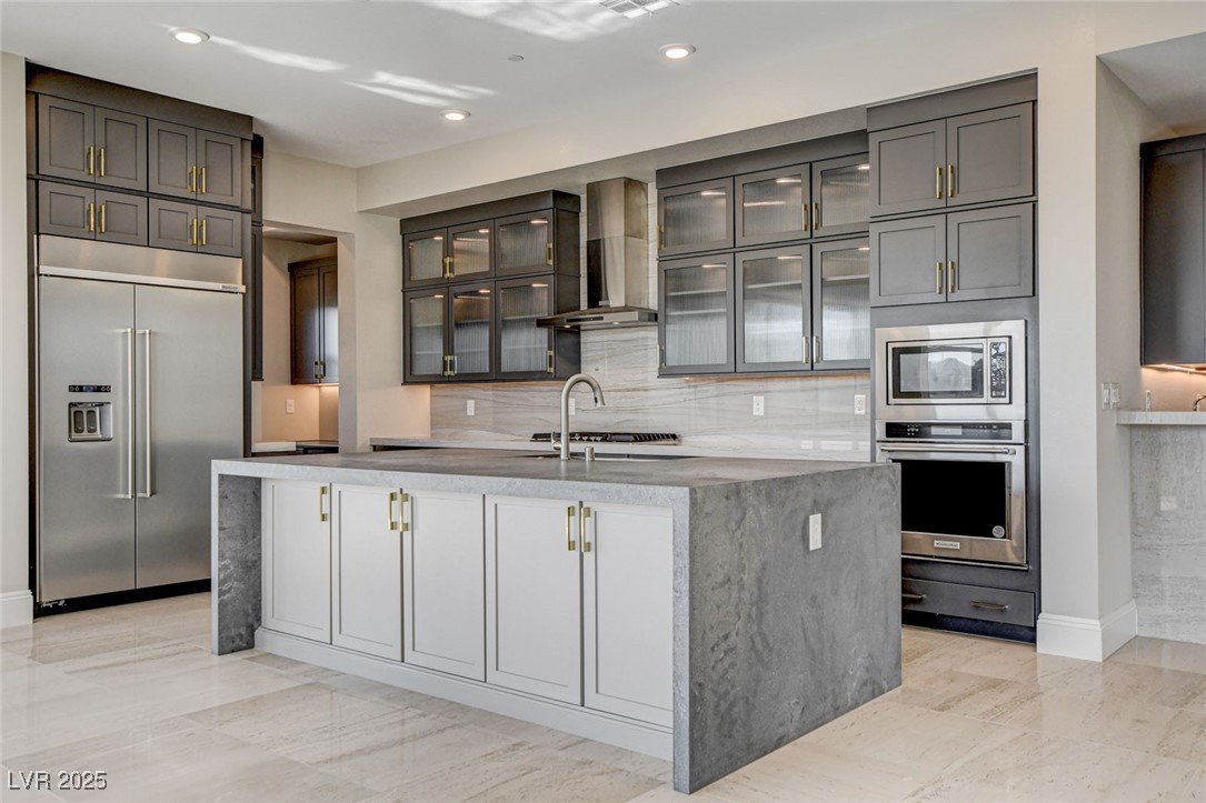 9133 Las Manaitas Avenue 302