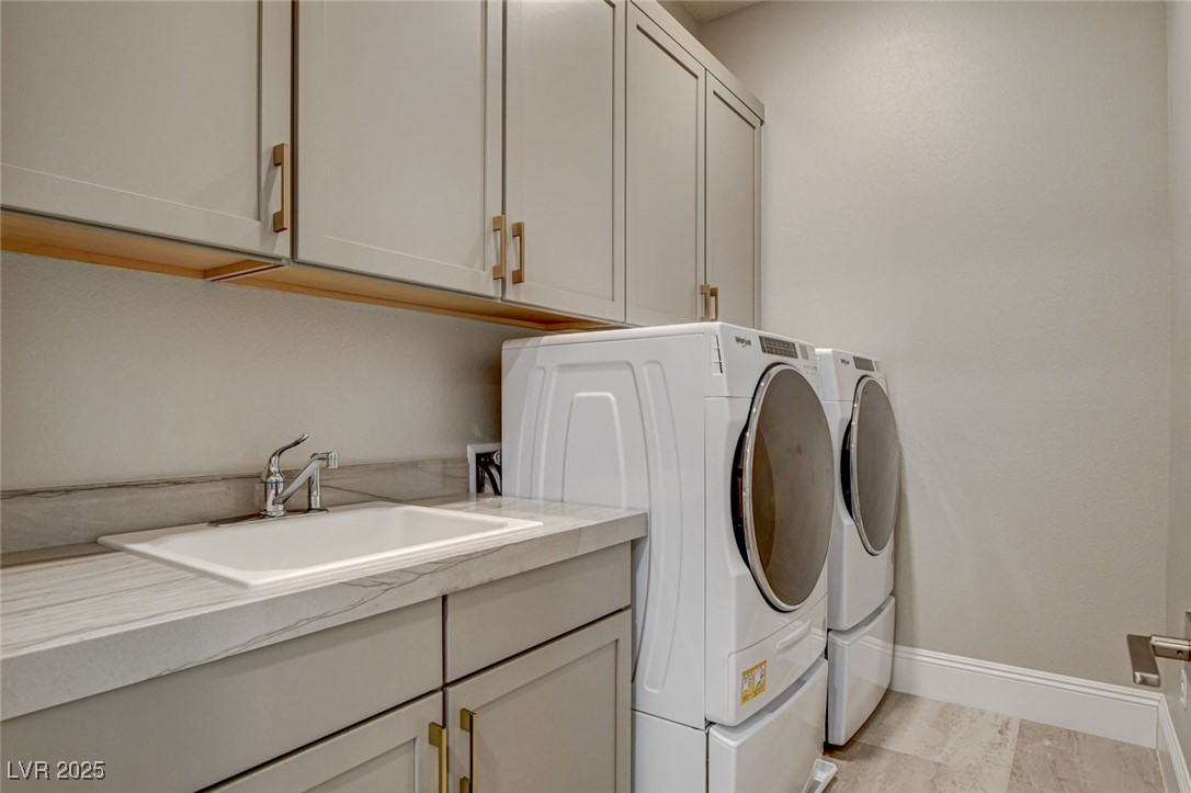 9133 Las Manaitas Avenue 302