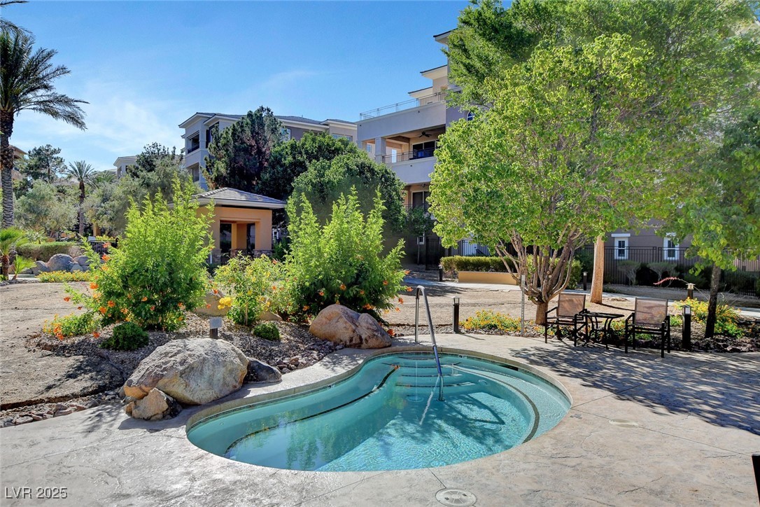 9133 Las Manaitas Avenue 302