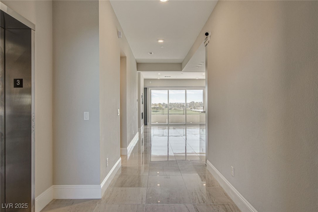 9133 Las Manaitas Avenue 302