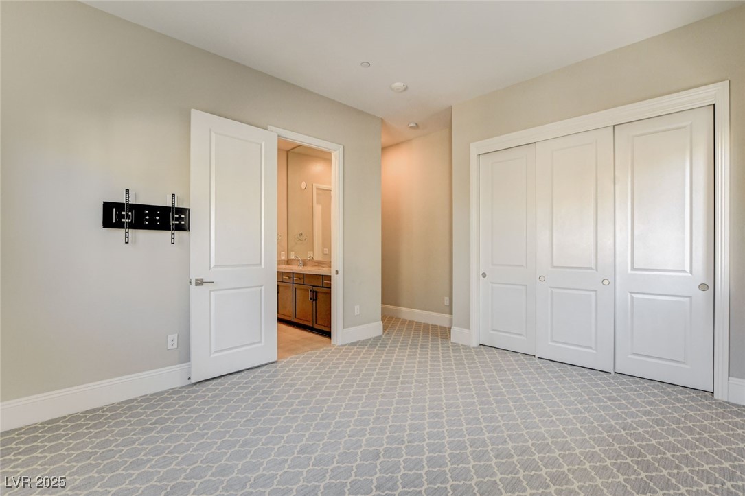 9133 Las Manaitas Avenue 302