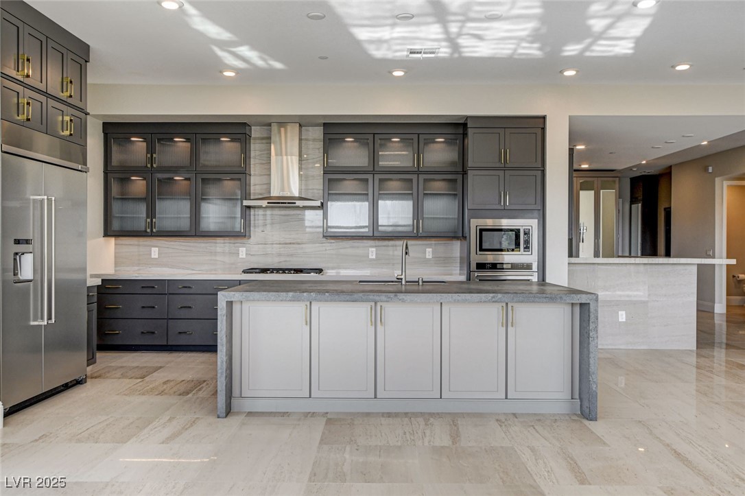 9133 Las Manaitas Avenue 302