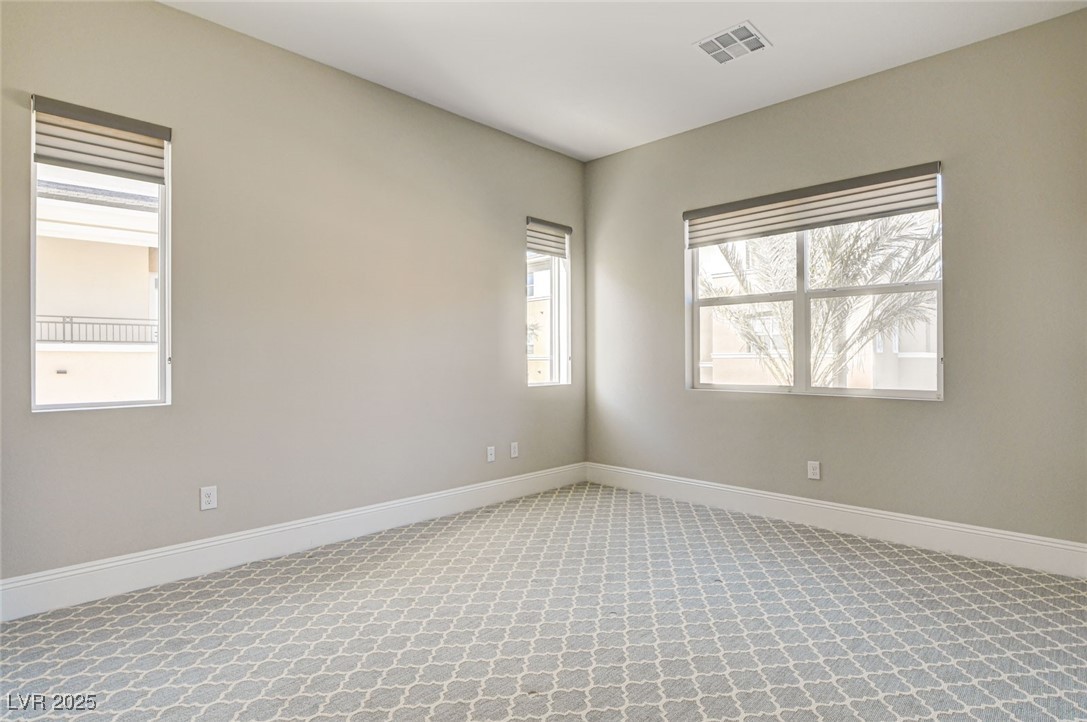 9133 Las Manaitas Avenue 302