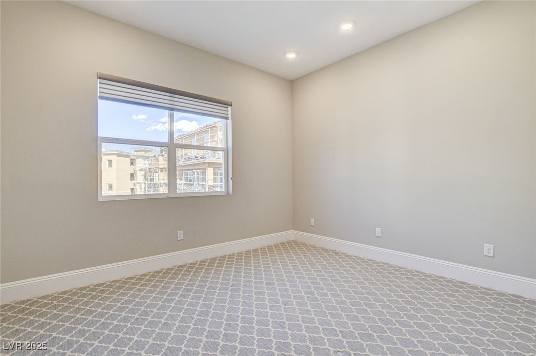 9133 Las Manaitas Avenue 302