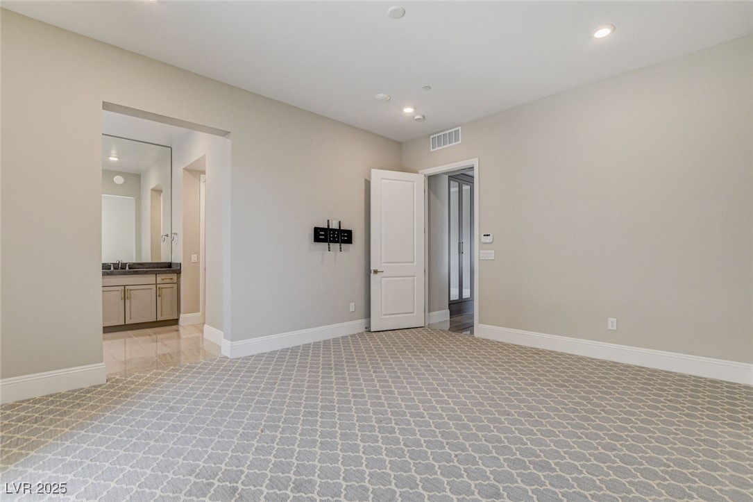 9133 Las Manaitas Avenue 302