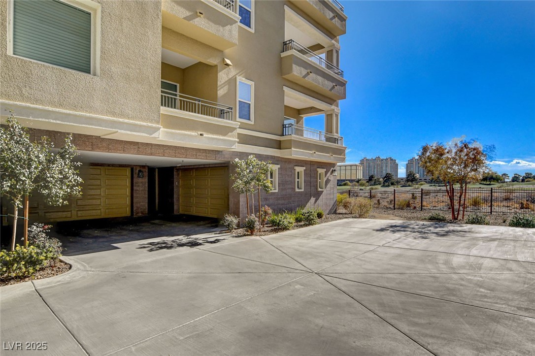 9133 Las Manaitas Avenue 302