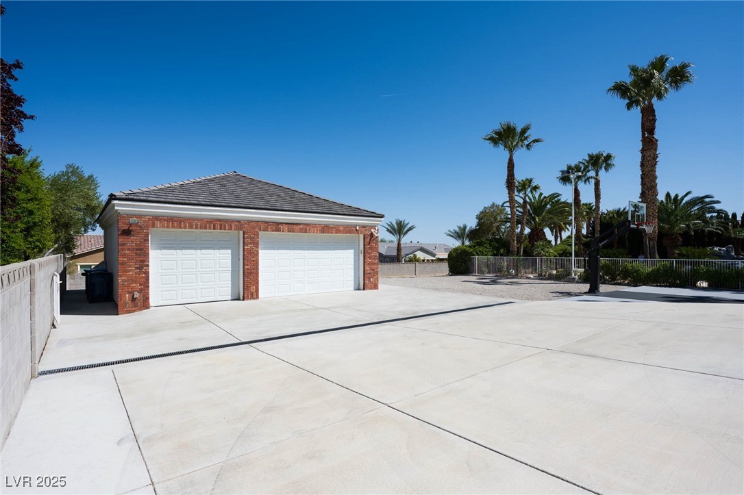 5860 North Campbell Road