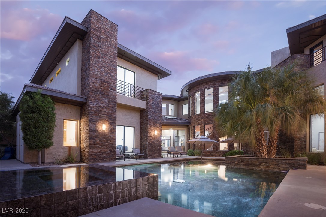 17 Soaring Bird Court
