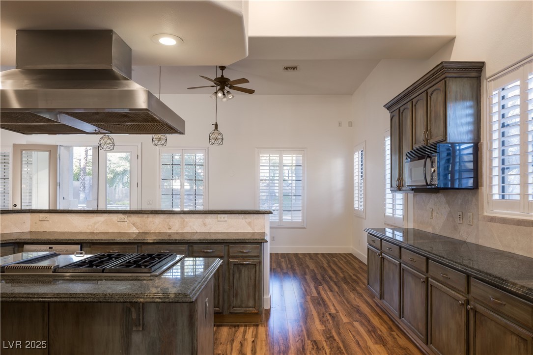 9904 Moonridge Court