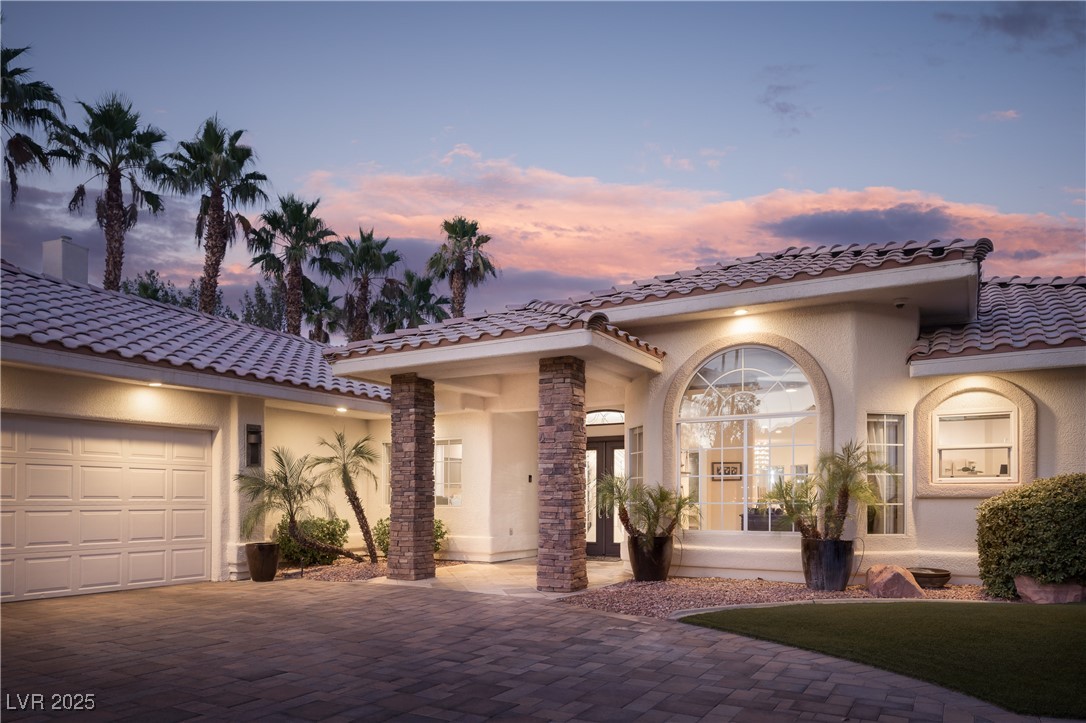 2596 Sun Reef Road