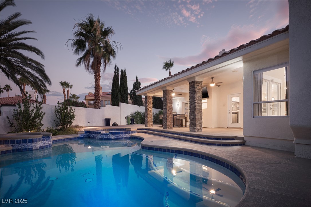 2596 Sun Reef Road