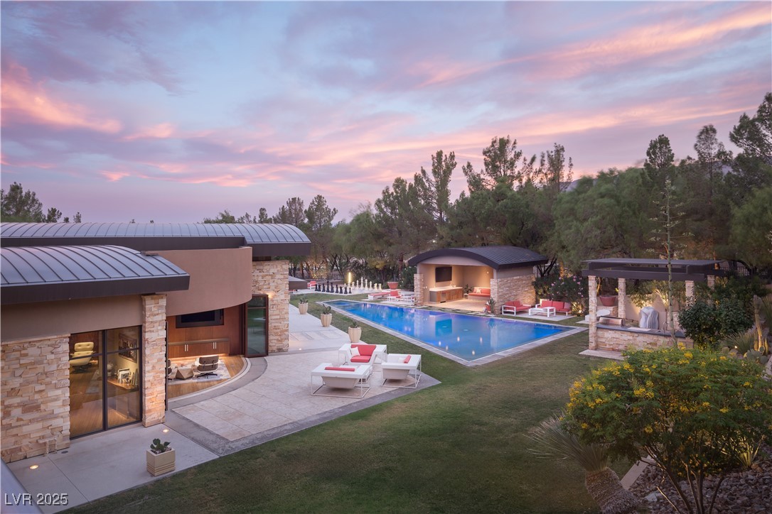55 Skybird Court
