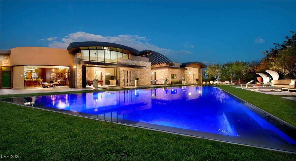 55 Skybird Court