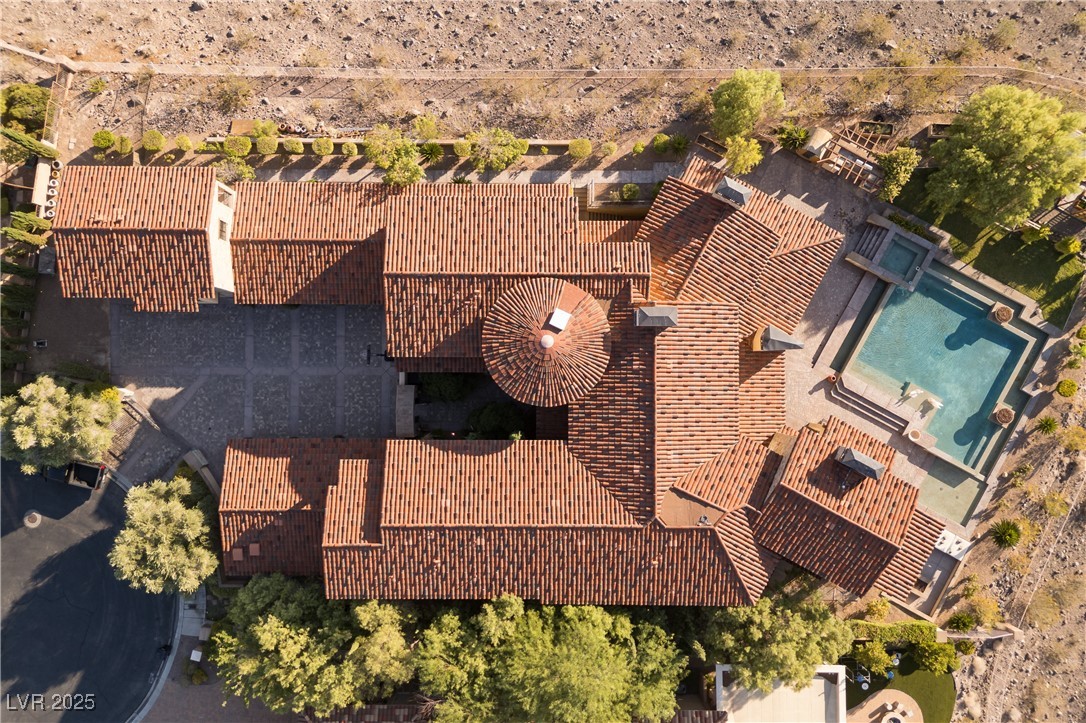 2 Awbrey Court