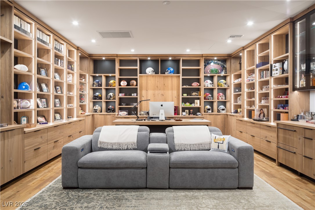 7030 SCHIRLLS Street