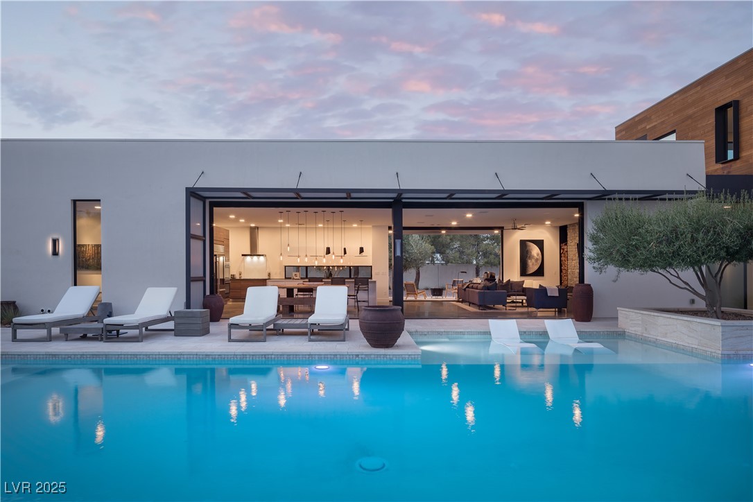 7030 SCHIRLLS Street