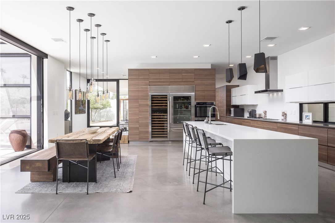 7030 SCHIRLLS Street