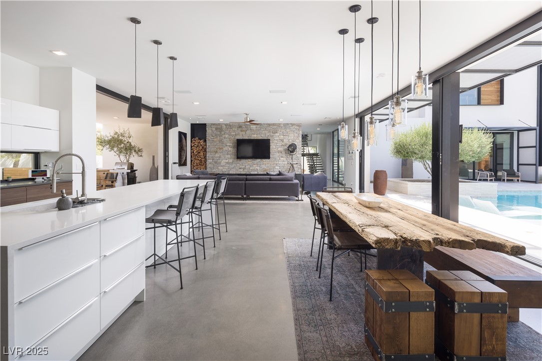 7030 SCHIRLLS Street